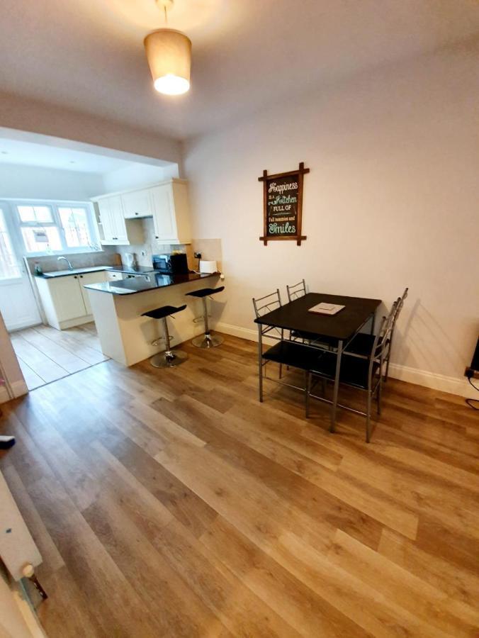 Beautiful 3 Bedroom House At The Sea Front - Amazing Location Southend-on-Sea Esterno foto