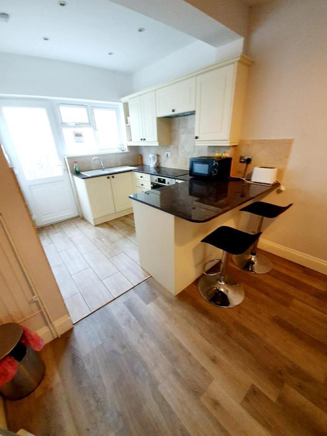 Beautiful 3 Bedroom House At The Sea Front - Amazing Location Southend-on-Sea Esterno foto